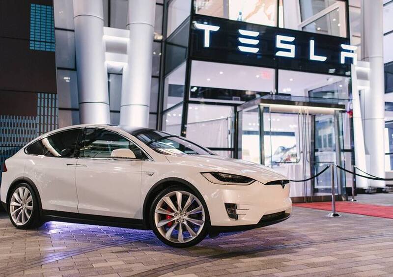 Capitali cinesi per Tesla: acquisito il 5% da Tencent 