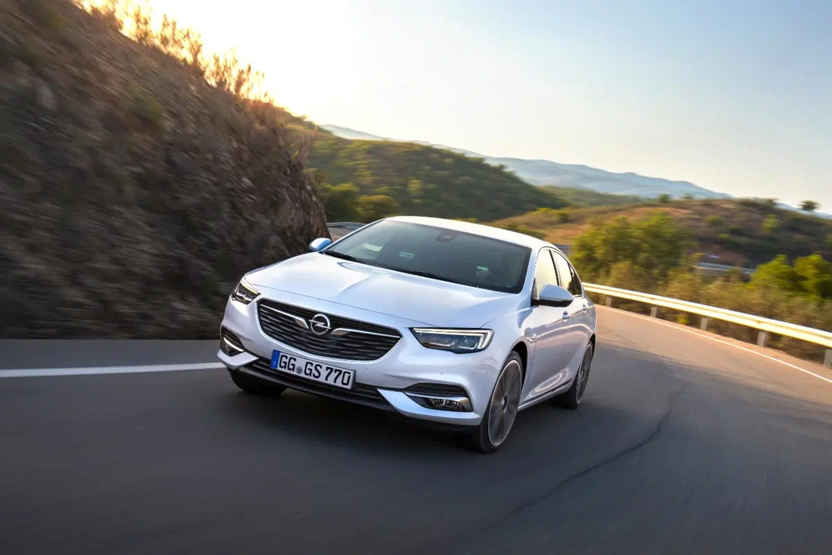 Opel Insignia Grand Sport [Video primo test]