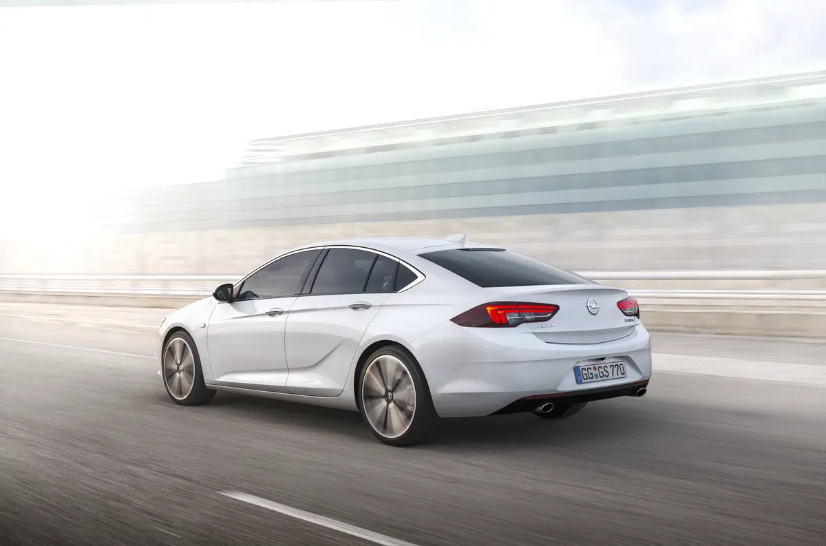 Opel Insignia Grand Sport [Video primo test] (6)