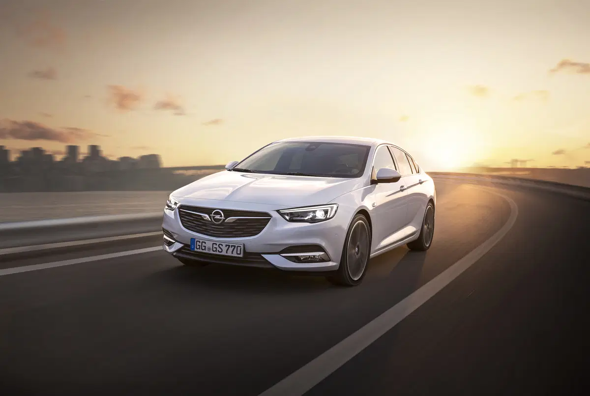 Opel Insignia Grand Sport [Video primo test] (8)