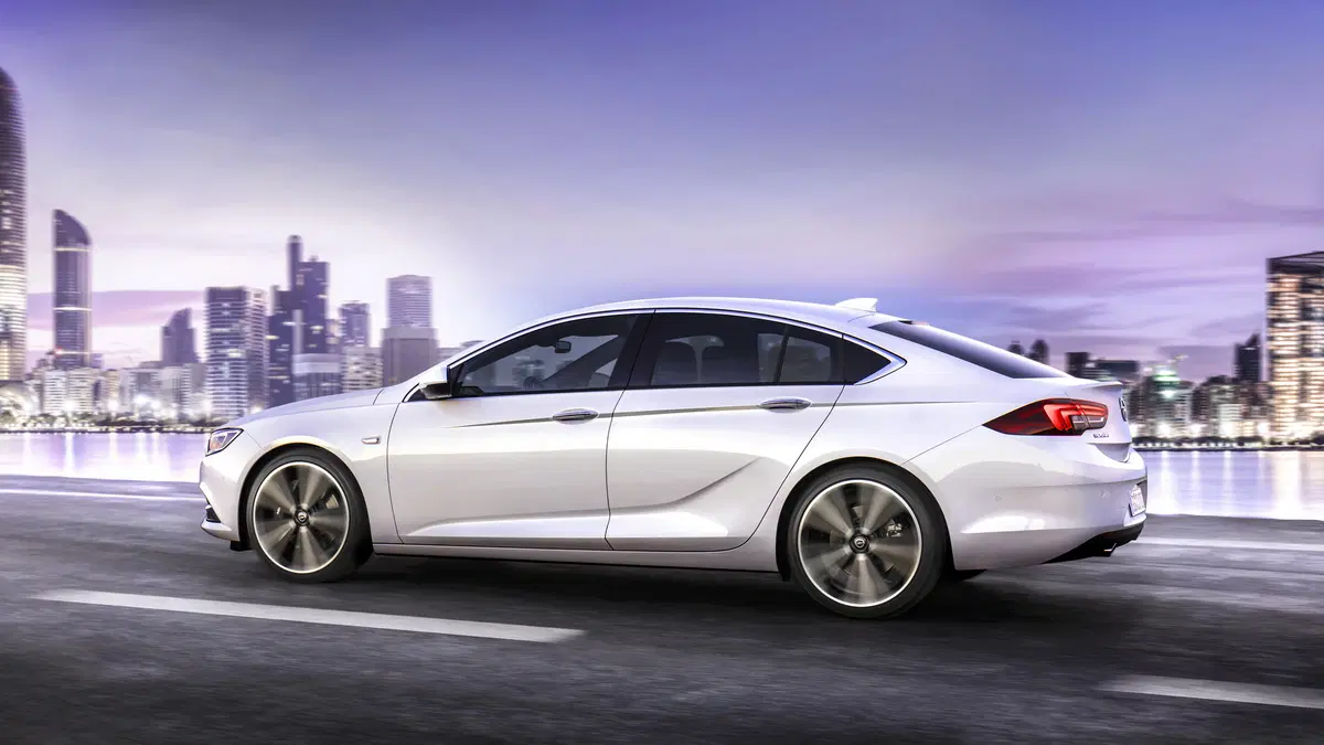 Opel Insignia Grand Sport [Video primo test] (9)