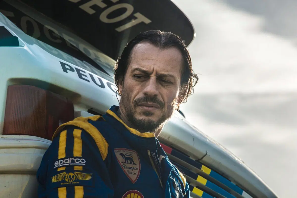 Stefano Accorsi e Paolo Andreucci, allievo e maestro in “Veloce come il vento”
