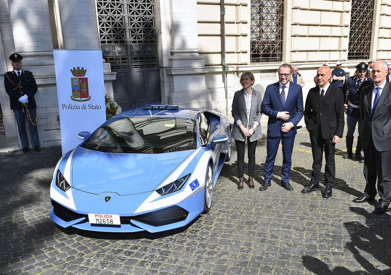 Lamborghini Hurac&aacute;n, oggi la consegna alla Polizia