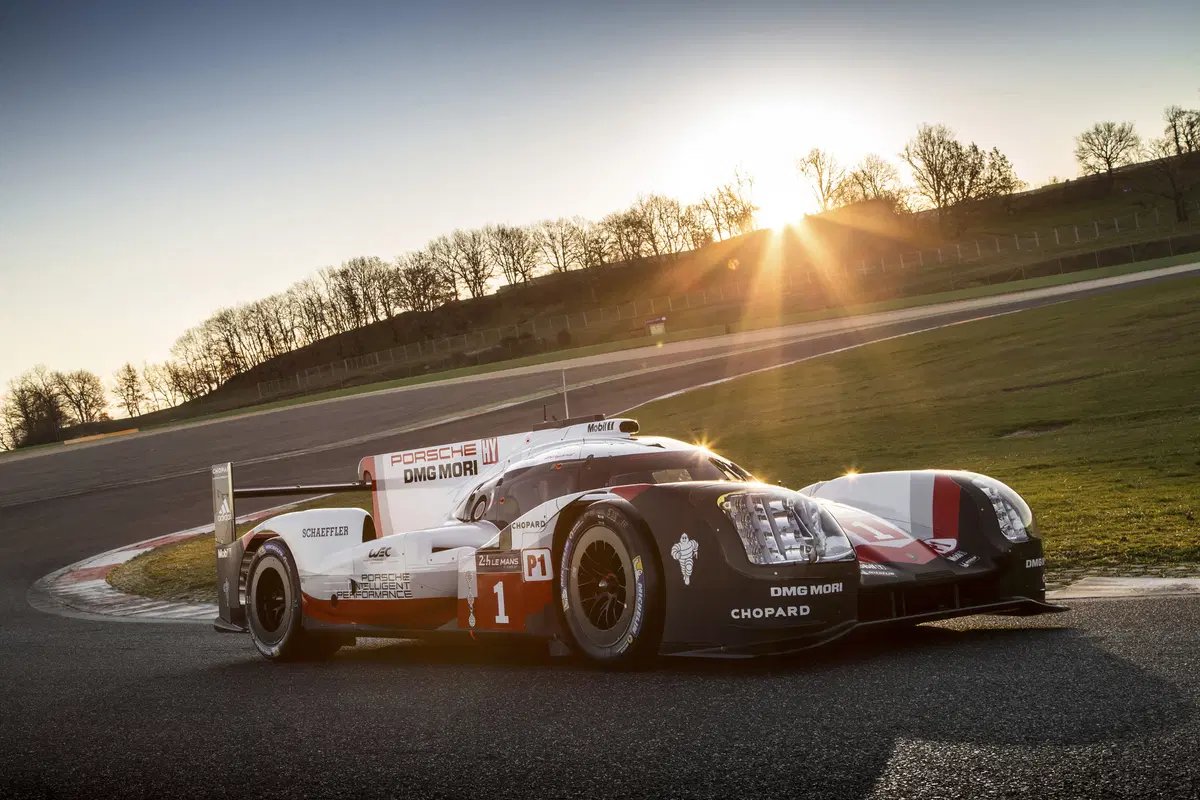 WEC 2017, svelata la Porsche 919 Hybrid (8)