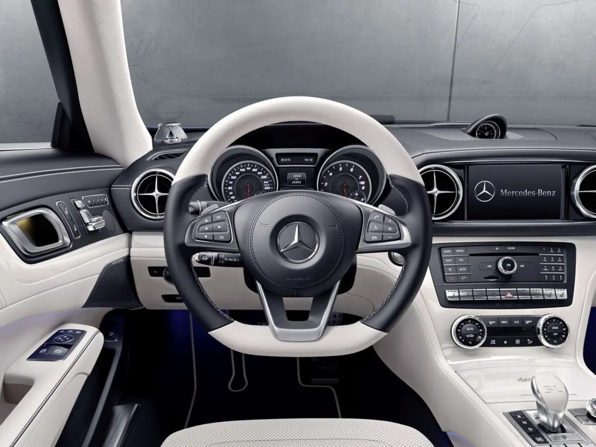 Mercedes SL designo Edition e SLC RedArt Edition  (9)