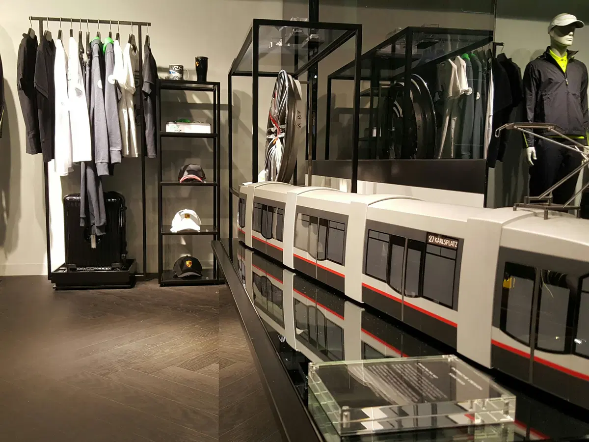Porsche Design Group è 100% Porsche AG: il Motorsport vive anche fuori dalle piste (4)