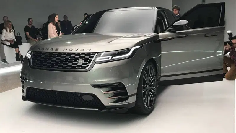 Range Rover Velar alla Milan Design Week