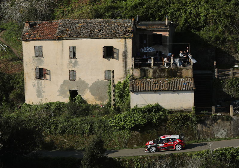 WRC 2017/Citroen. Tour de Corse. Qualcuno pu&ograve; andare a prendere Meeke?