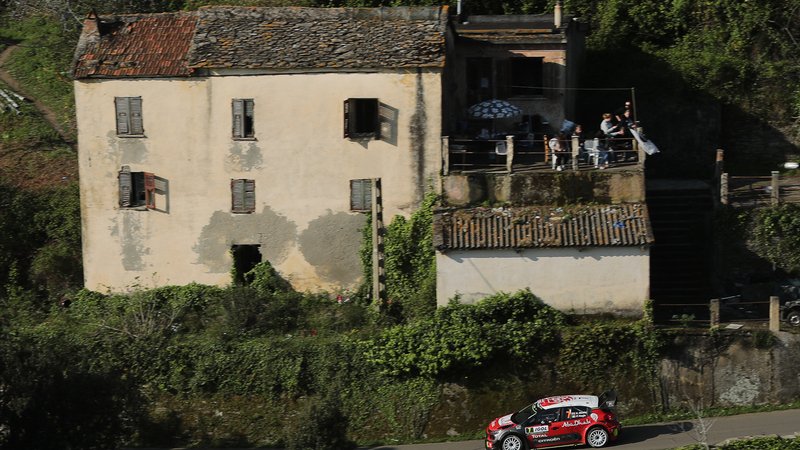 WRC 2017/Citroen. Tour de Corse. Qualcuno pu&ograve; andare a prendere Meeke?