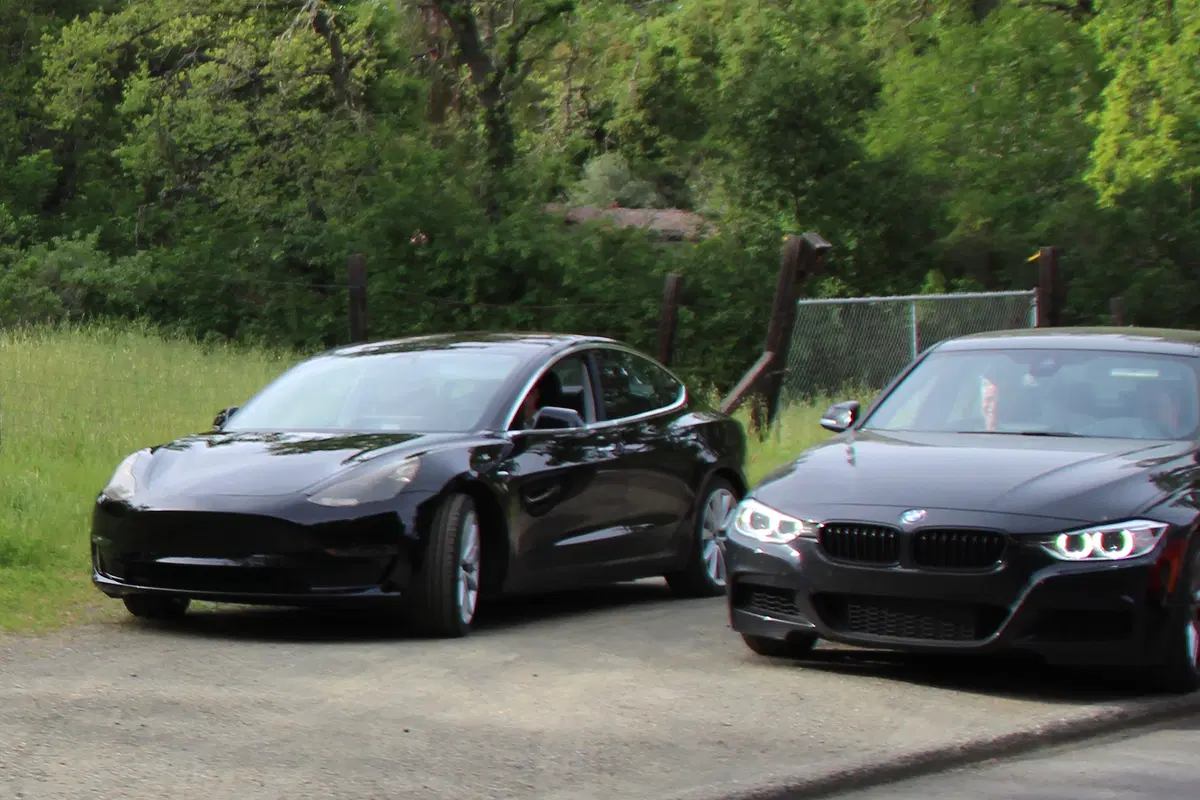 Tesla Model 3: primi scatti della versione definitiva (6)