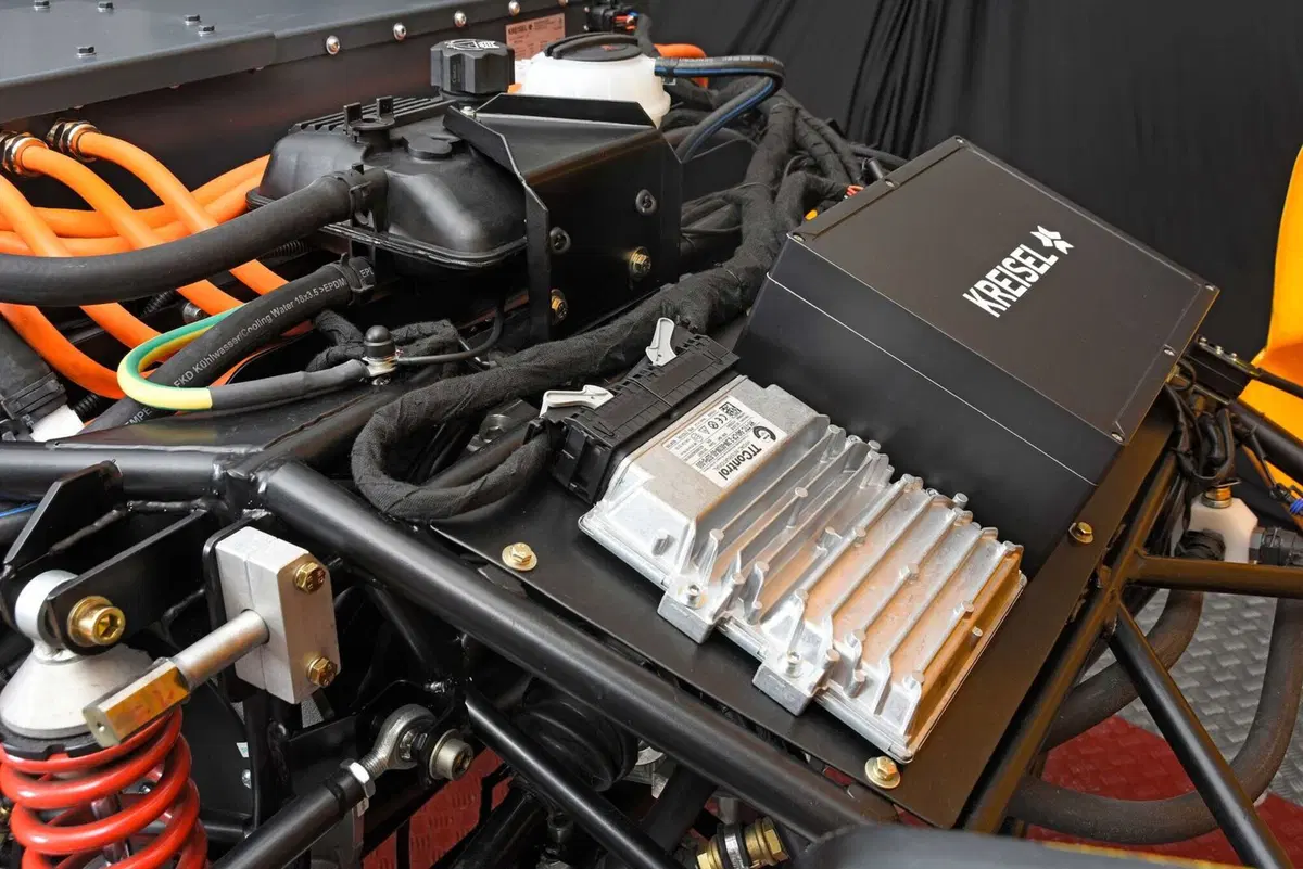 Kreisel Evex 910e: la Porsche 910 che corse Le Mans diventa una stradale elettrica (4)