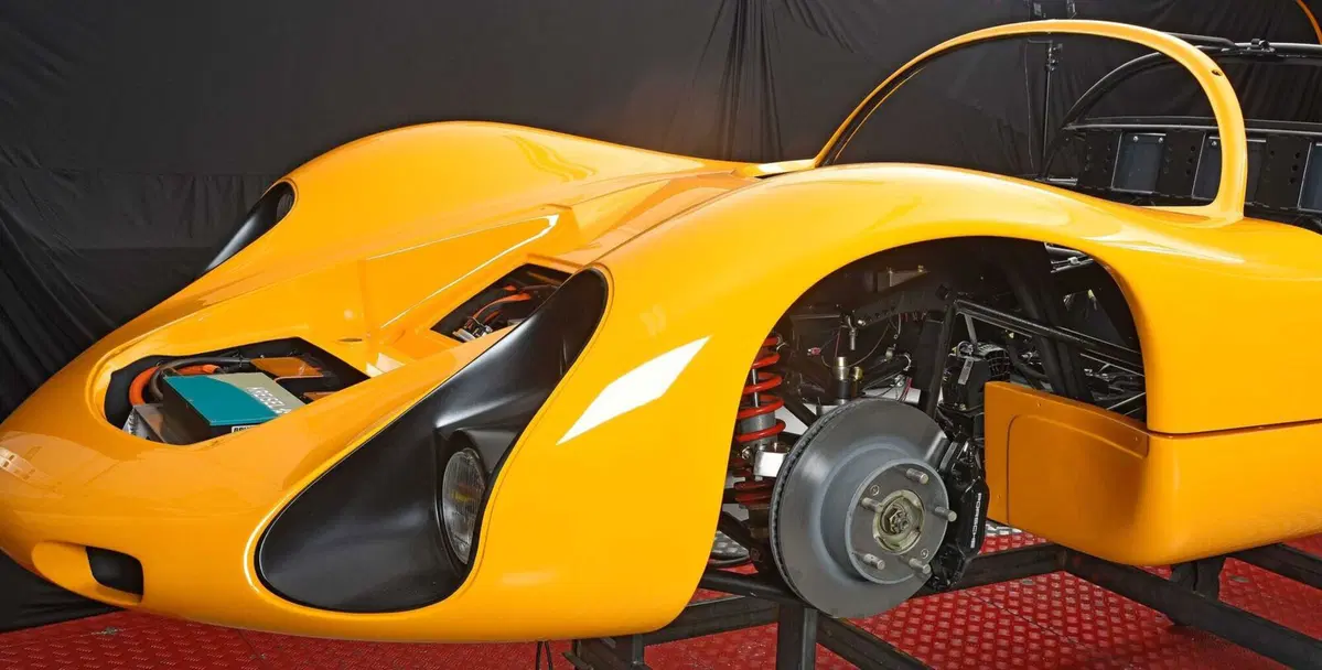 Kreisel Evex 910e: la Porsche 910 che corse Le Mans diventa una stradale elettrica (2)