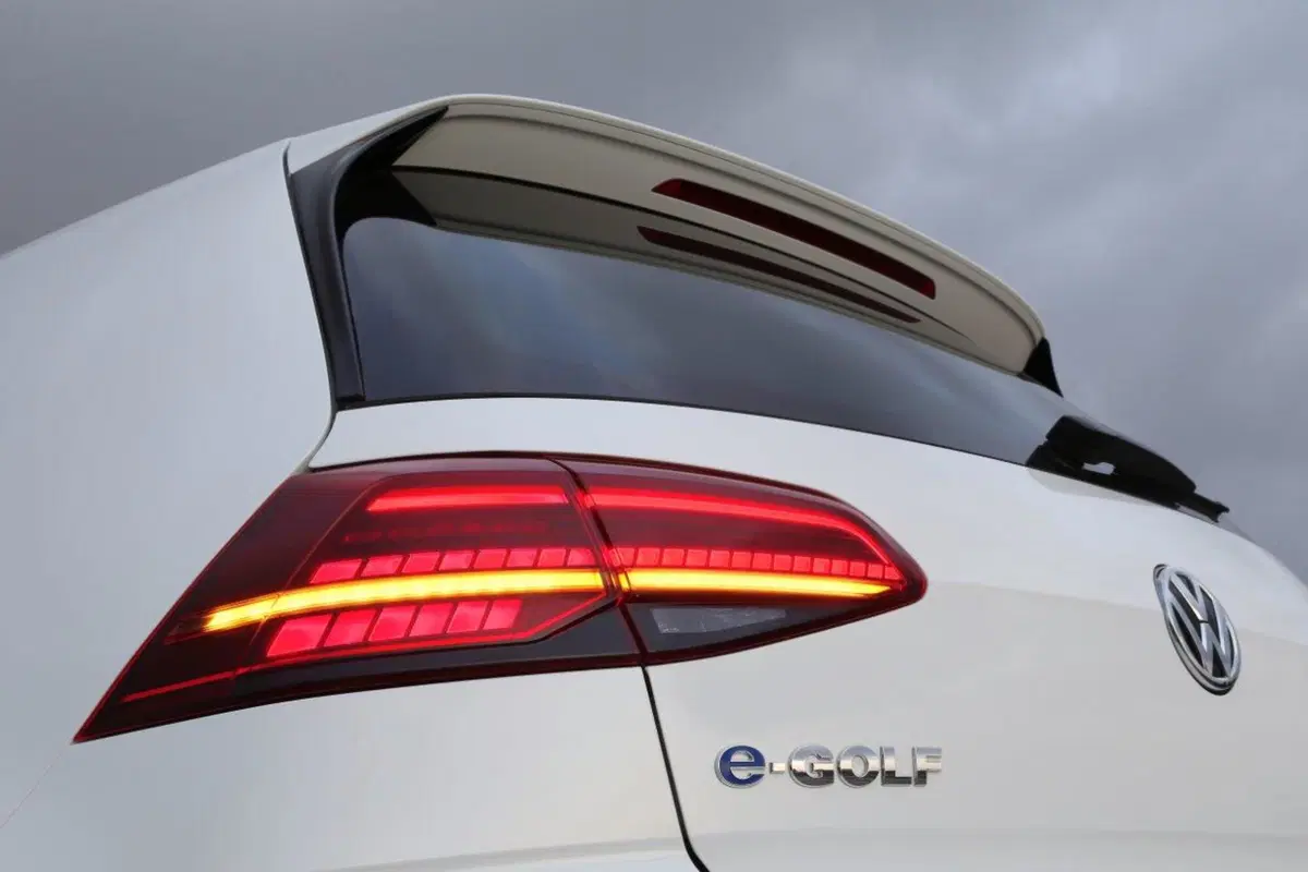 VW e-Golf [Video Primo Test] (8)