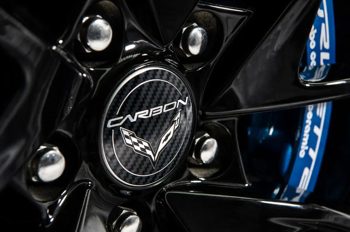 Carbon 65 Edition, la Corvette compie 65 anni (2)