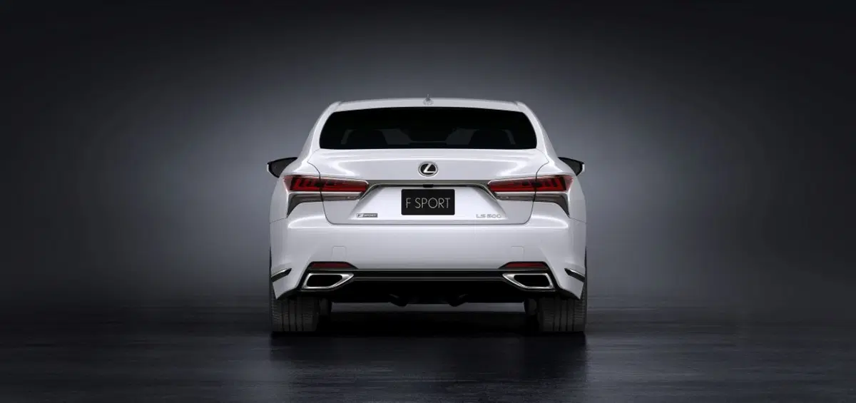 Lexus LS F Sport, debutto al Salone di New York 2017 (9)