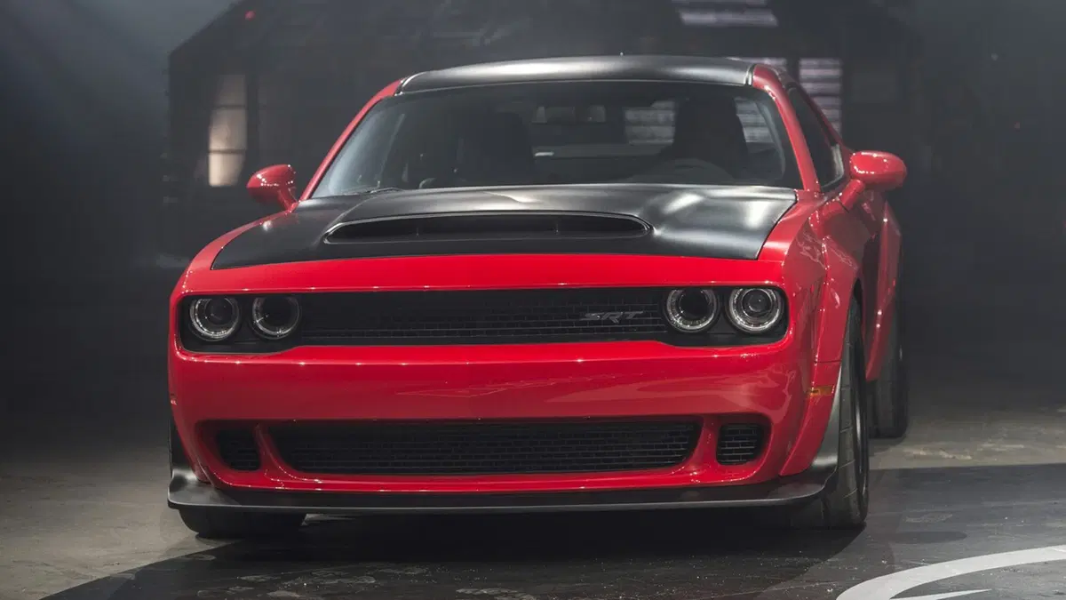 Dodge Challenger SRT Demon: anche le auto possono impennare [Video] (9)