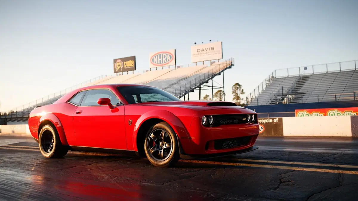 Dodge Challenger SRT Demon: anche le auto possono impennare [Video] (10)