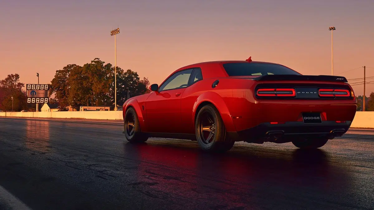 Dodge Challenger SRT Demon: anche le auto possono impennare [Video] (11)