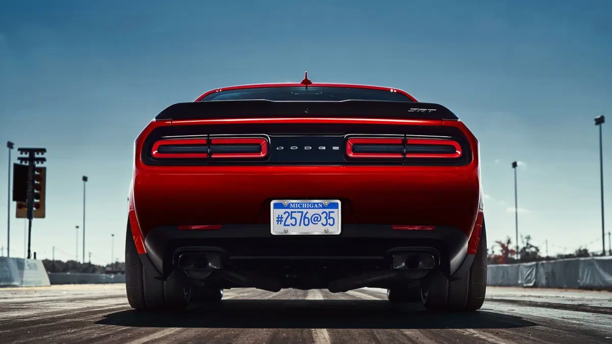 Dodge Challenger SRT Demon: anche le auto possono impennare [Video] (14)