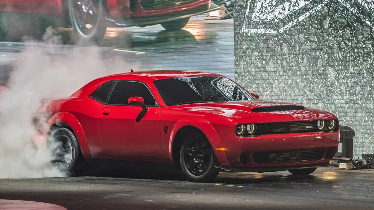 Dodge Challenger SRT Demon: anche le auto possono impennare [Video] (18)