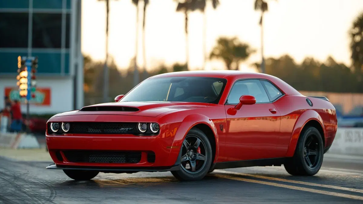 Dodge Challenger SRT Demon: anche le auto possono impennare [Video] (22)