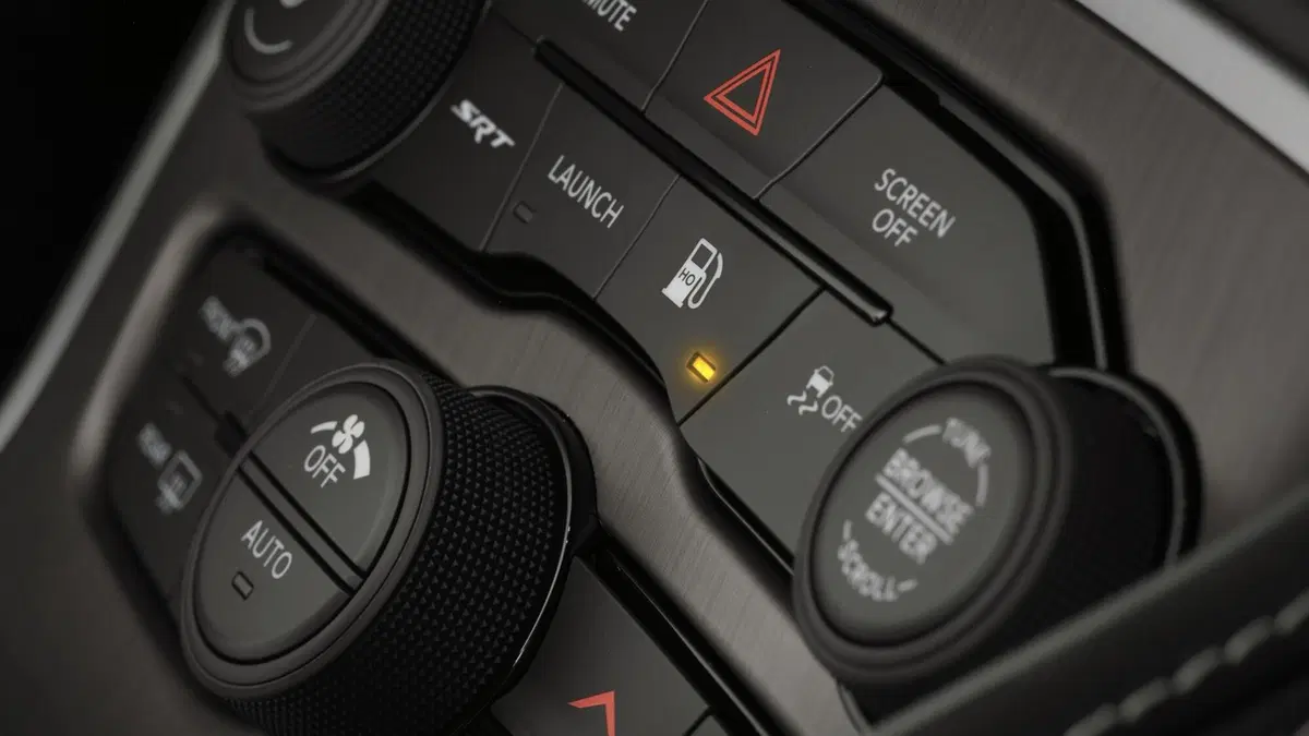 Dodge Challenger SRT Demon: anche le auto possono impennare [Video] (30)