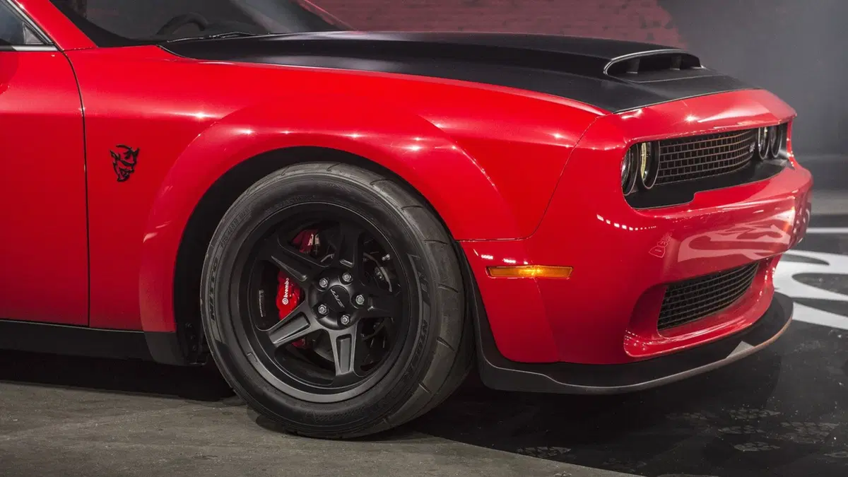 Dodge Challenger SRT Demon: anche le auto possono impennare [Video] (35)