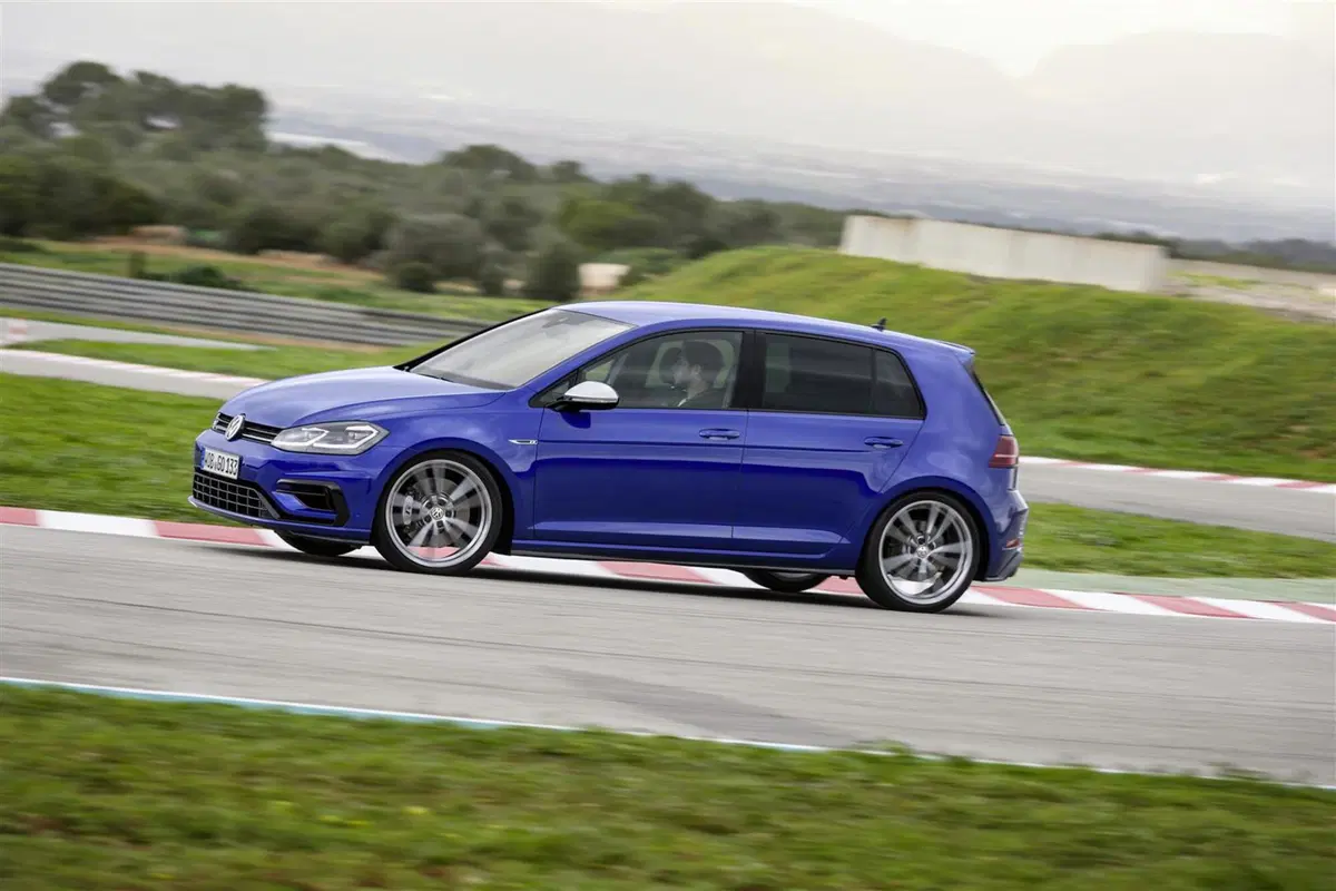 Volkswagen Golf R 2017 [Video Primo Test] (9)