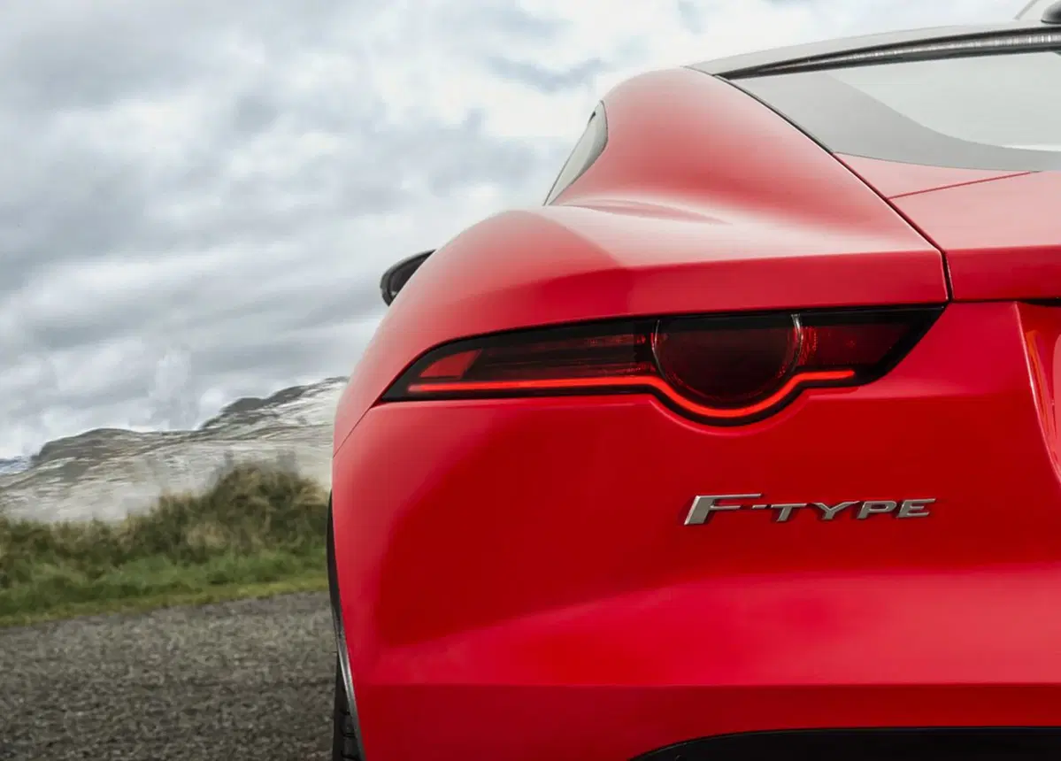 Jaguar F-Type, arriva la quattro cilindri (8)