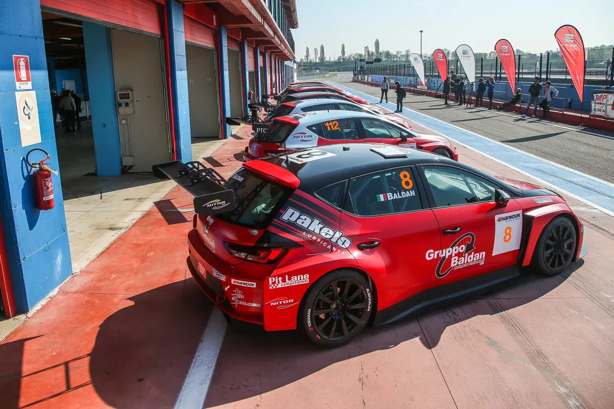 Il 2017 di Seat nel Motorsport: ecco le tre protagoniste TCR, Cup ed ST Cup [Video] (10)
