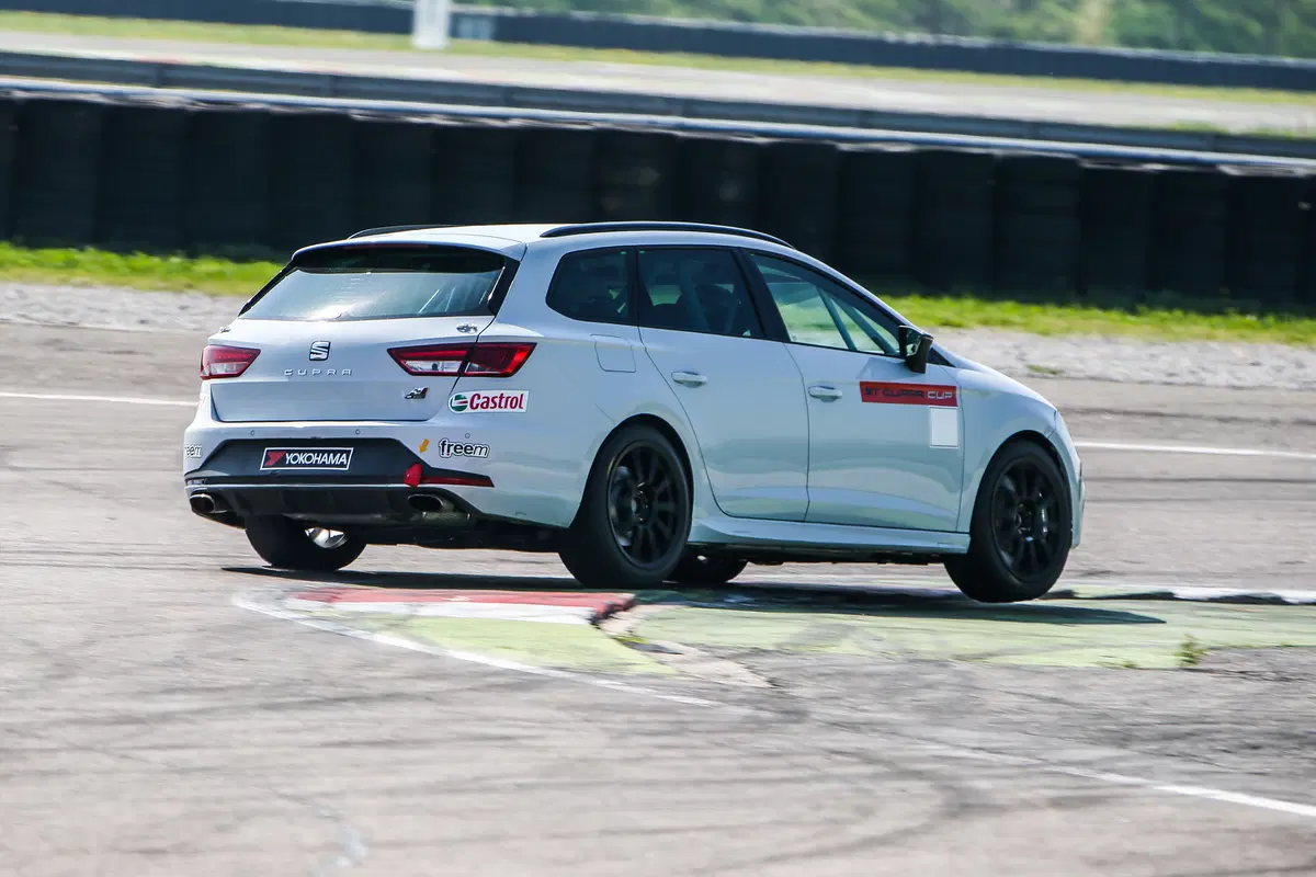 Il 2017 di Seat nel Motorsport: ecco le tre protagoniste TCR, Cup ed ST Cup [Video] (17)