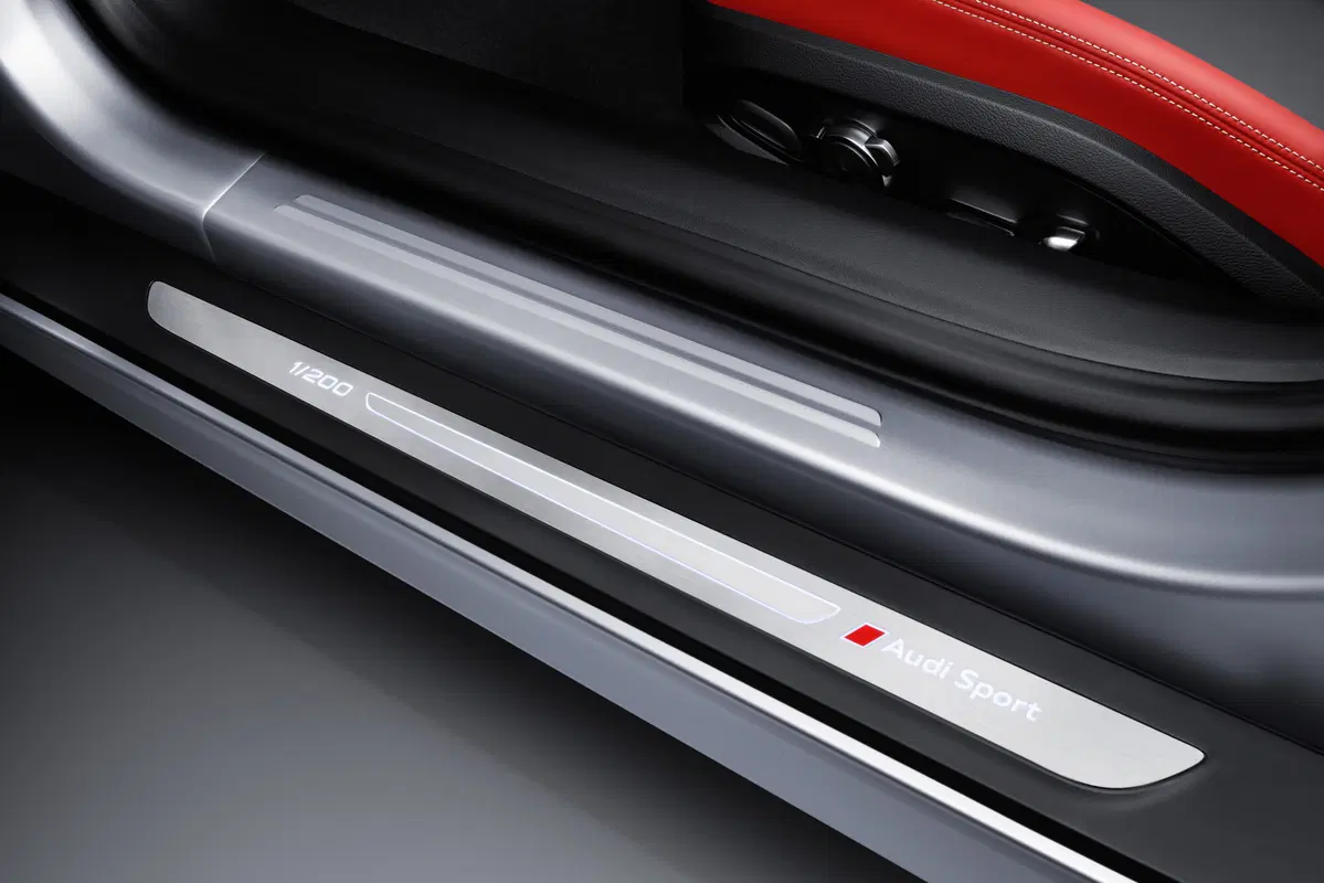 Audi R8 “Audi Sport” Edition, un modello speciale per celebrare le vittorie in pista (8)