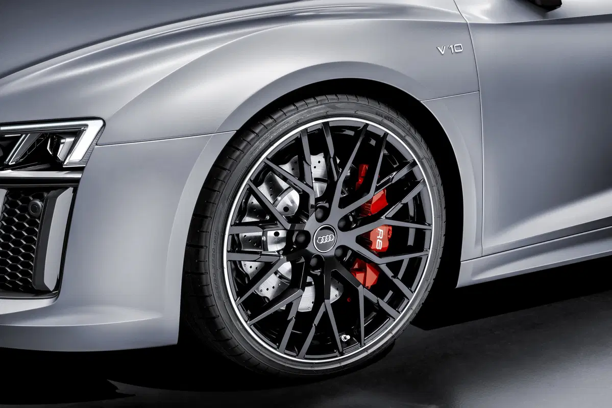 Audi R8 “Audi Sport” Edition, un modello speciale per celebrare le vittorie in pista (12)