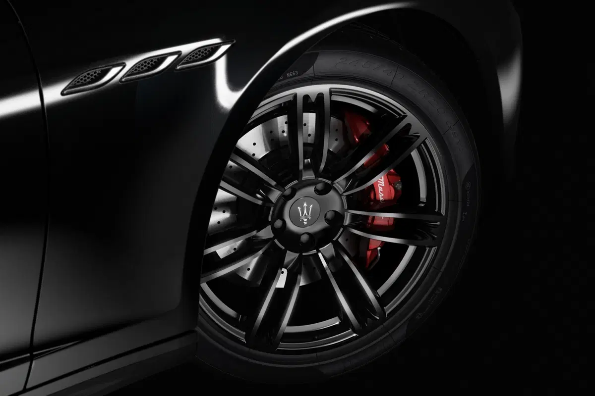 Maserati Ghibli Nerissimo, nero solo per gli USA (2)