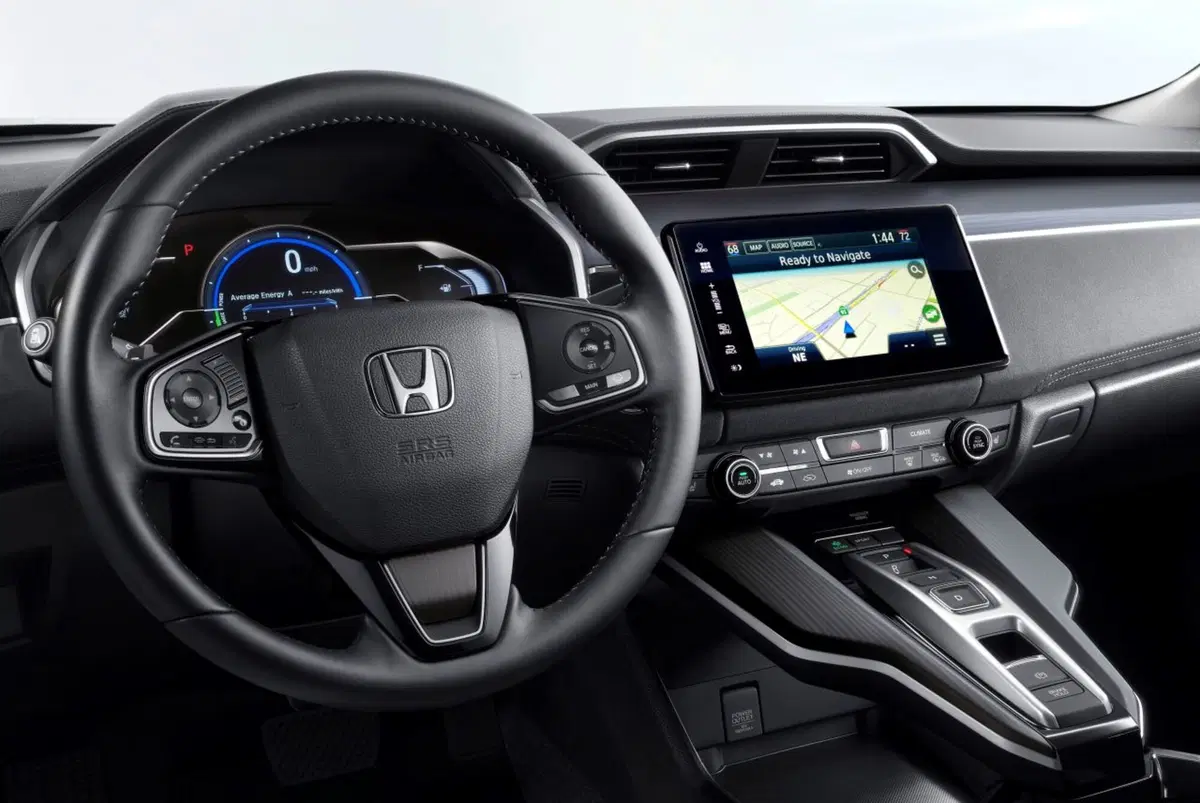 Honda Clarity: ora è anche plug-in ed elettrica (3)