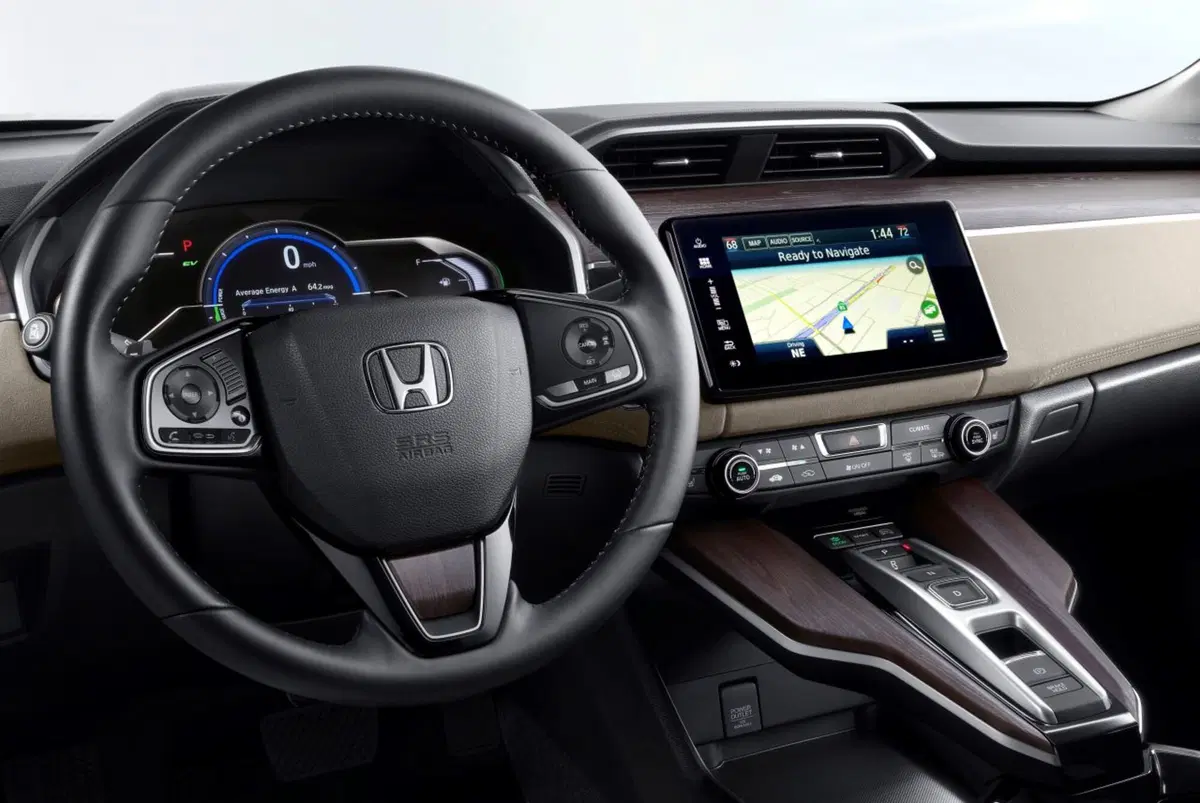 Honda Clarity: ora è anche plug-in ed elettrica (11)
