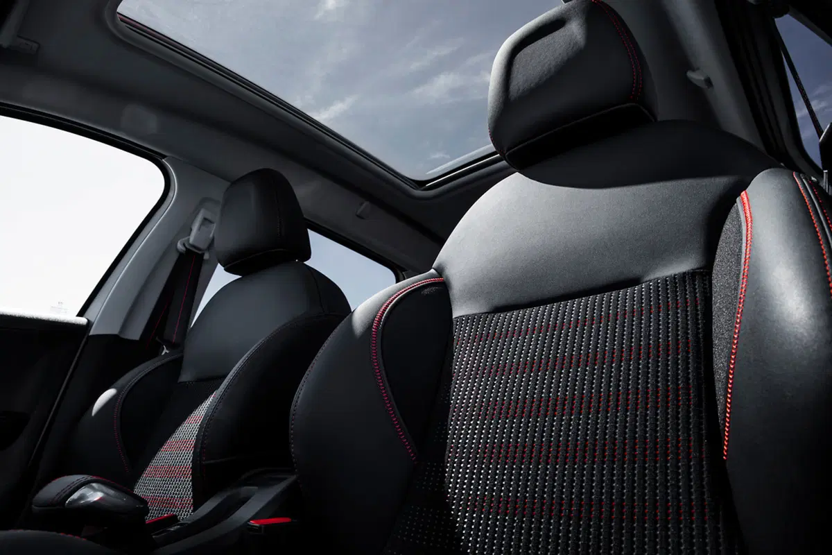 Quale comprare, Confronto: Peugeot 2008 PureTech Turbo 110 Vs Suzuki S-Cross 1.0 Boosterjet (5)