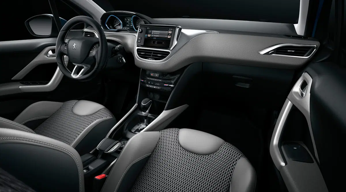 Quale comprare, Confronto: Peugeot 2008 PureTech Turbo 110 Vs Suzuki S-Cross 1.0 Boosterjet (10)