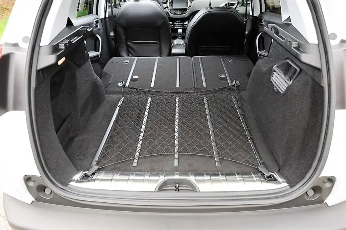 Quale comprare, Confronto: Peugeot 2008 PureTech Turbo 110 Vs Suzuki S-Cross 1.0 Boosterjet (6)