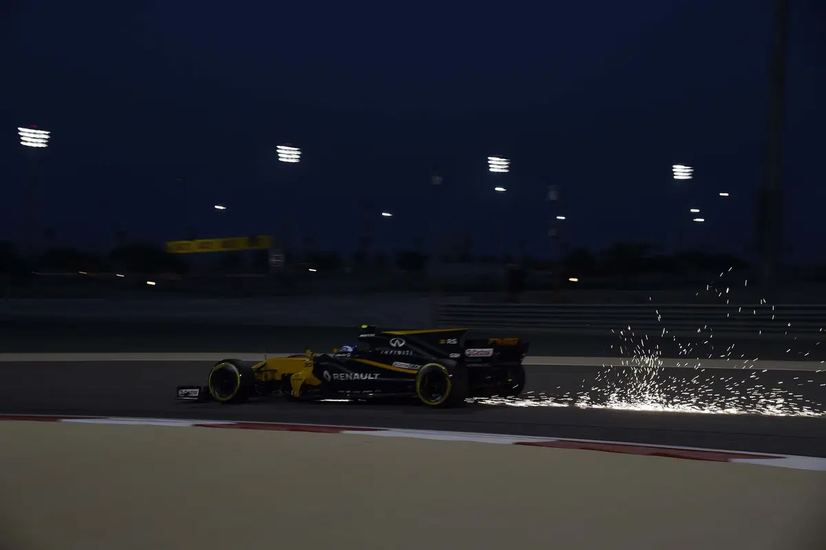 F1, Gp Bahrain 2017, FP2: Vettel davanti a tutti (2)