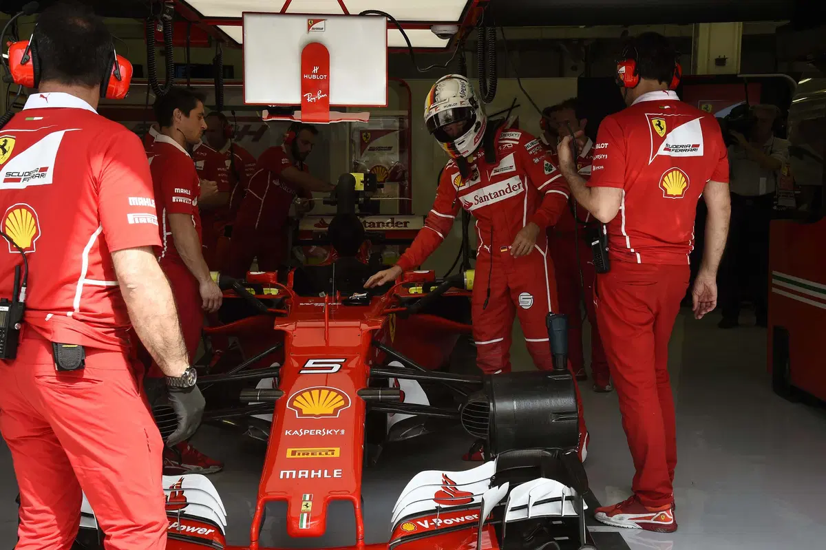 F1, Gp Bahrain 2017, FP2: Vettel davanti a tutti (3)