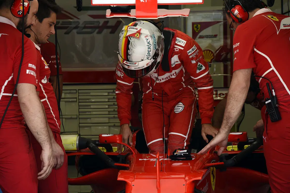 F1, Gp Bahrain 2017, FP2: Vettel davanti a tutti (13)
