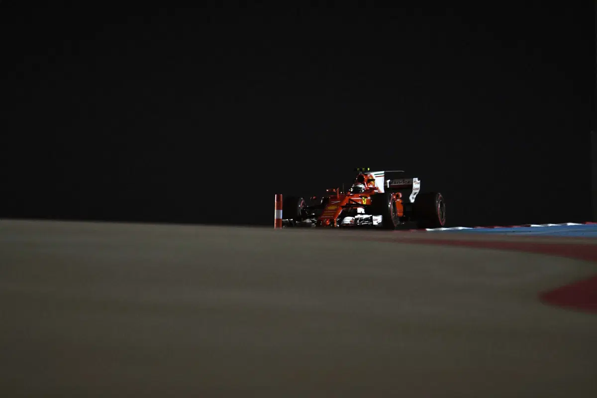 F1, Gp Bahrain 2017, FP2: Vettel davanti a tutti (15)