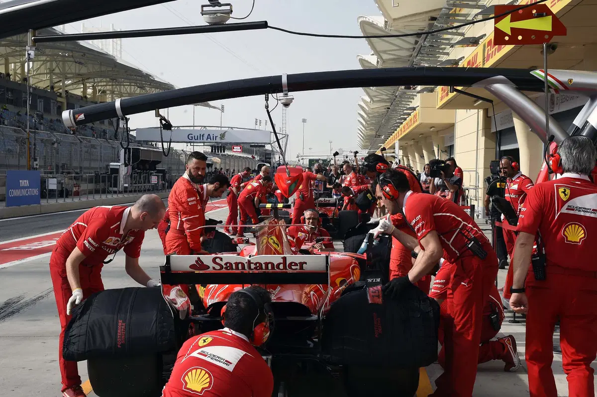 F1, GP Bahrain 2017: pole per Bottas. Terzo Vettel (4)