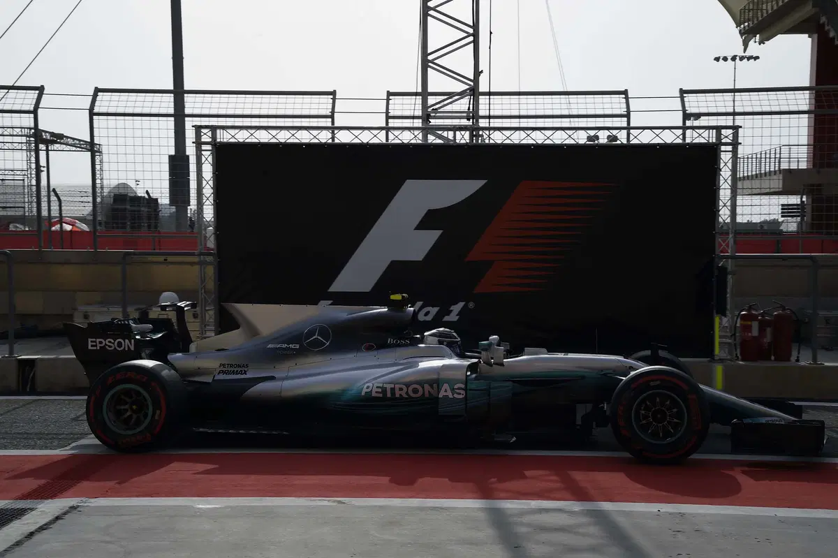 F1, GP Bahrain 2017: pole per Bottas. Terzo Vettel (6)