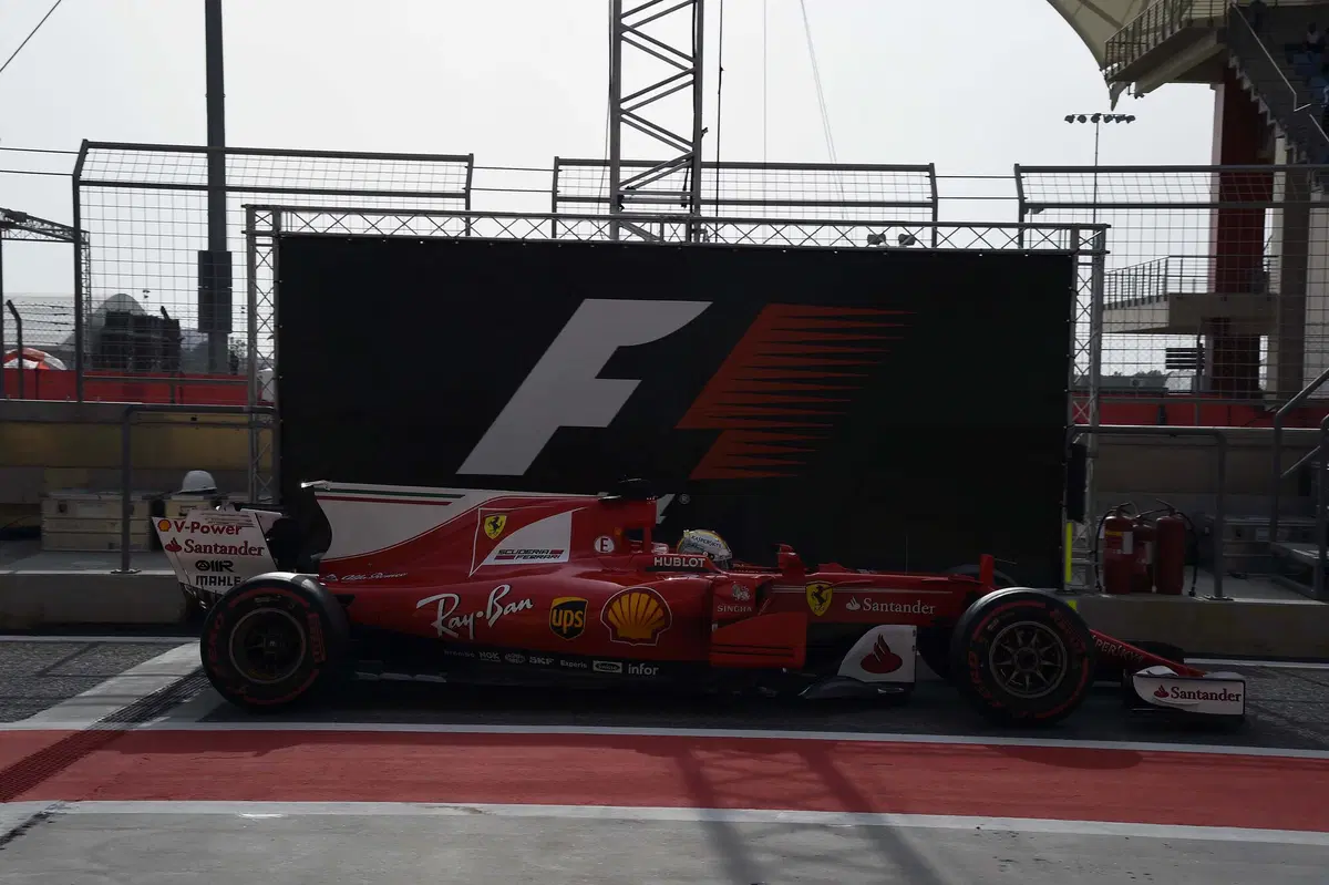 F1, GP Bahrain 2017: pole per Bottas. Terzo Vettel (8)