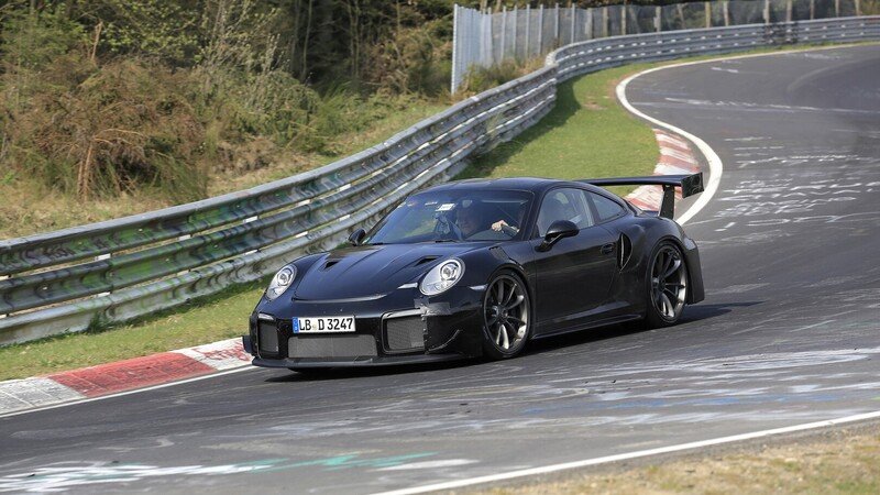 Nuova Porsche 911 GT2: in pista al Nurburgring