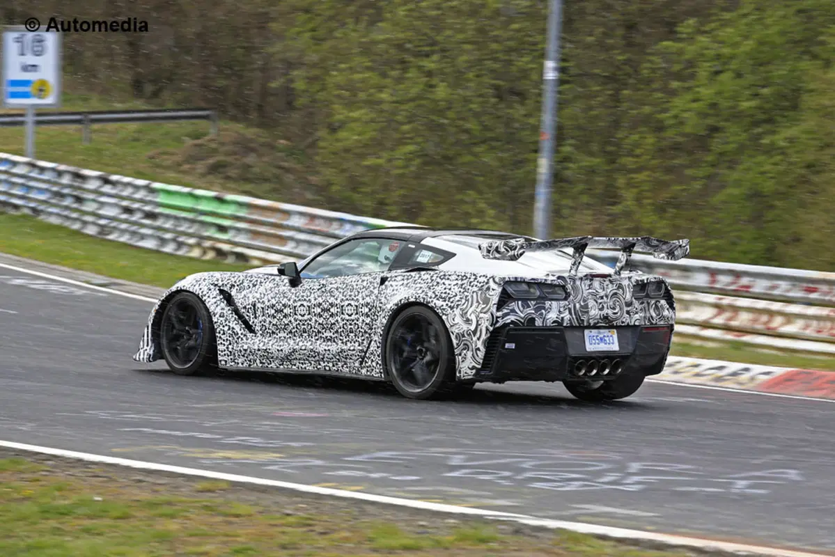 Corvette ZR1, test in corso per l'arma più affilata (2)