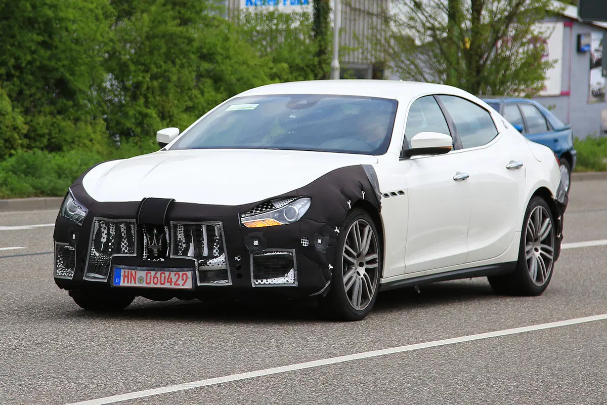 Maserati Ghibli 2017, quasi pronto il restyling. (2)