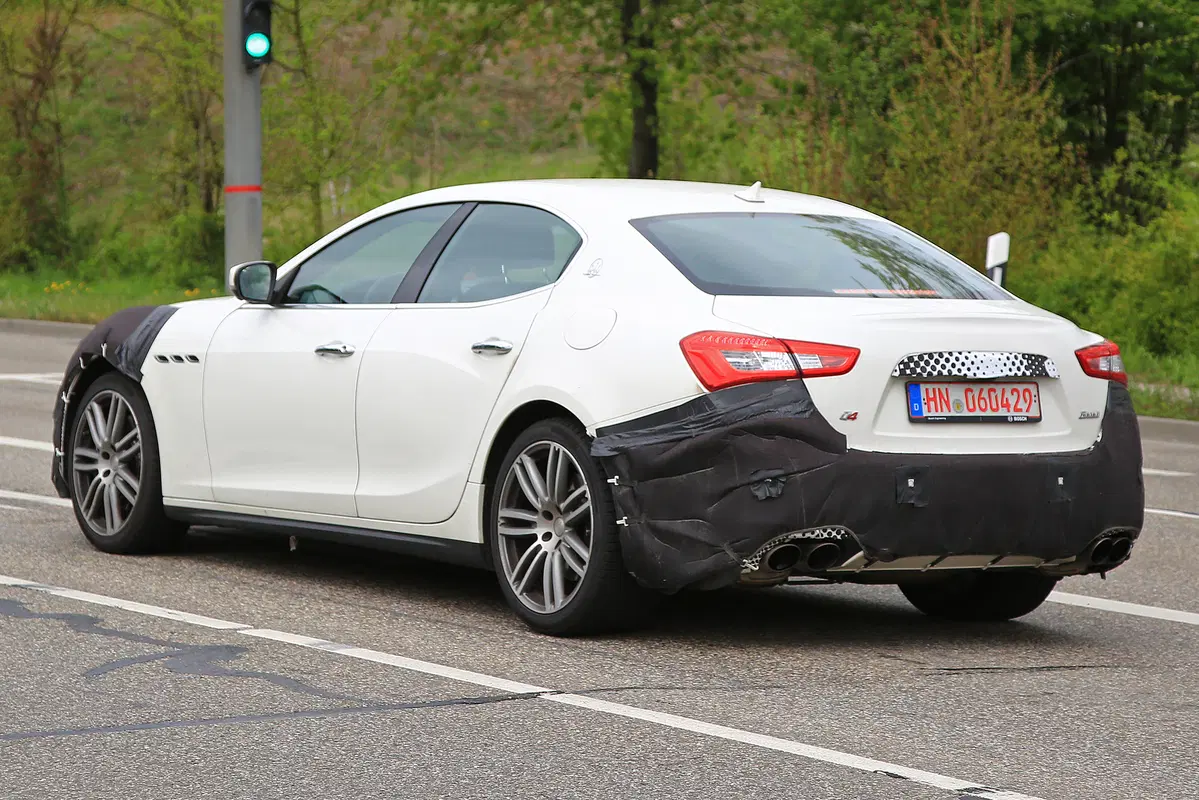 Maserati Ghibli 2017, quasi pronto il restyling. (7)